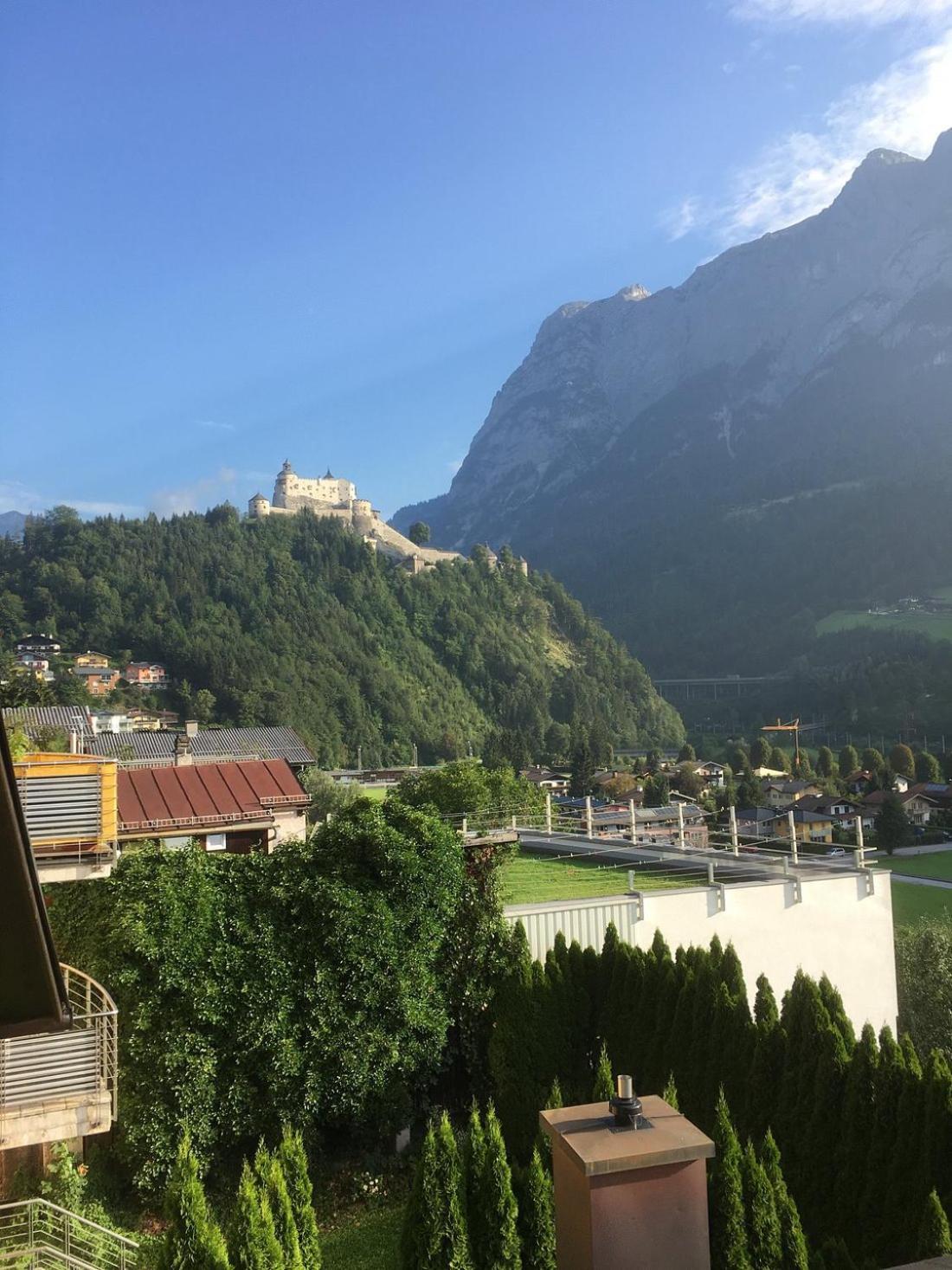 Weisses Roessel-Cavallo Bianco Werfen Exterior photo
