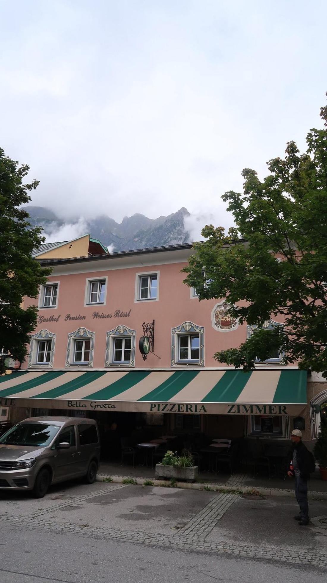 Weisses Roessel-Cavallo Bianco Werfen Exterior photo