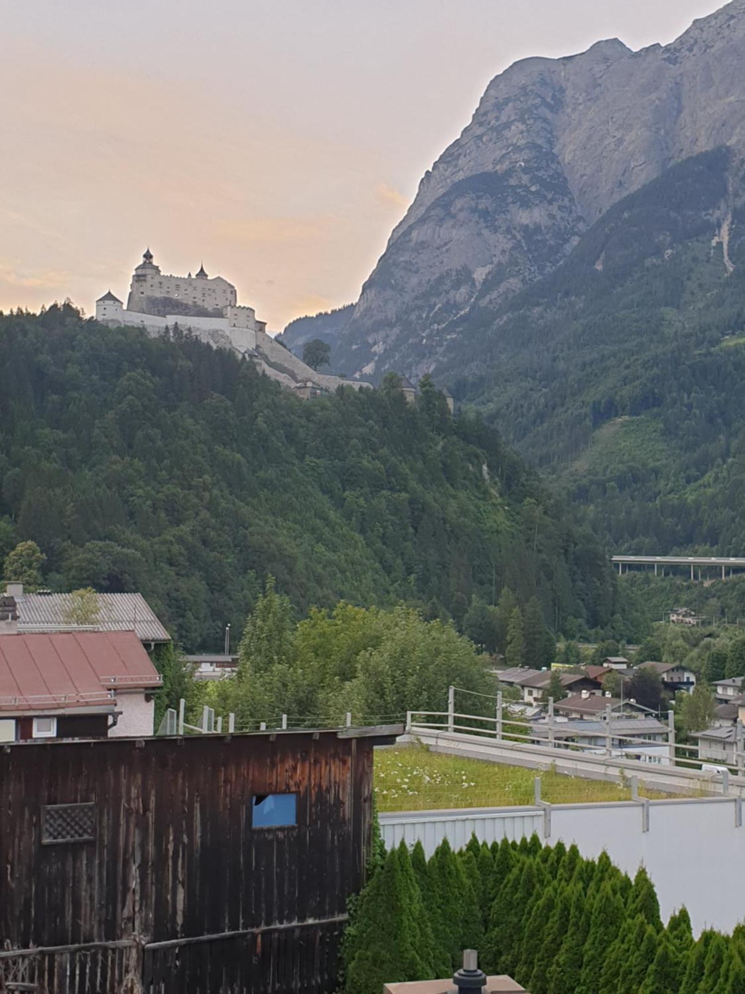 Weisses Roessel-Cavallo Bianco Werfen Exterior photo